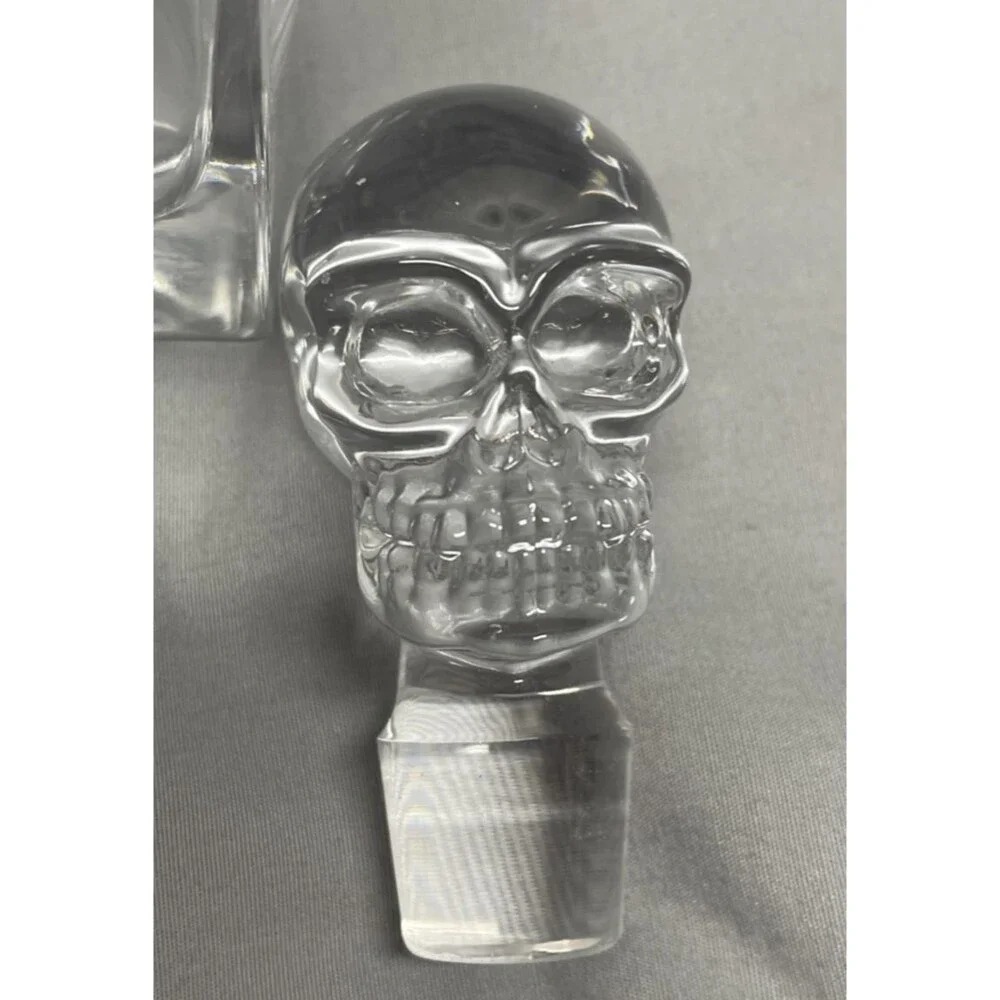 Skull Whiskey Decanter 24 oz Glass Barware w/ Stopper Heavy Halloween Gift Decor